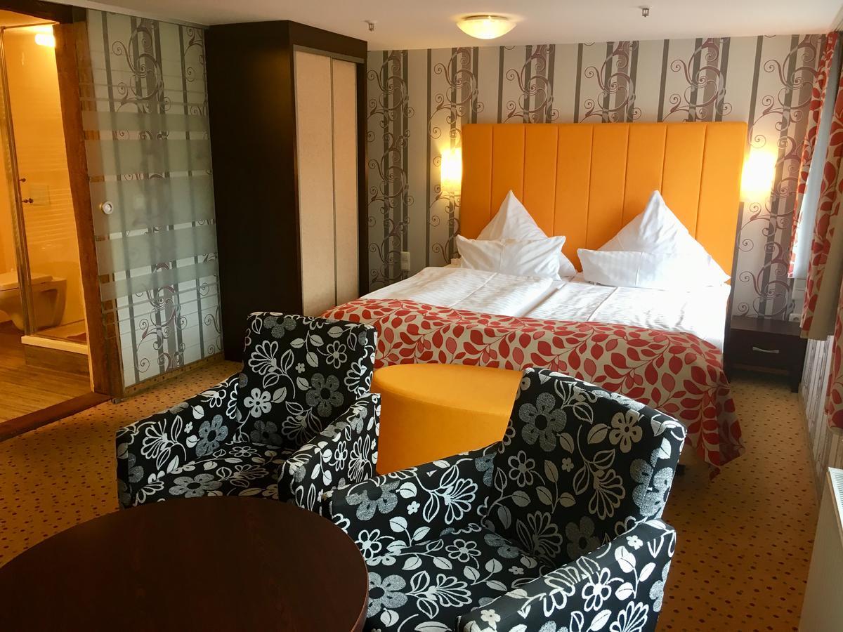 Maerchenhotel ベルゲン・アウフ・リューゲン エクステリア 写真